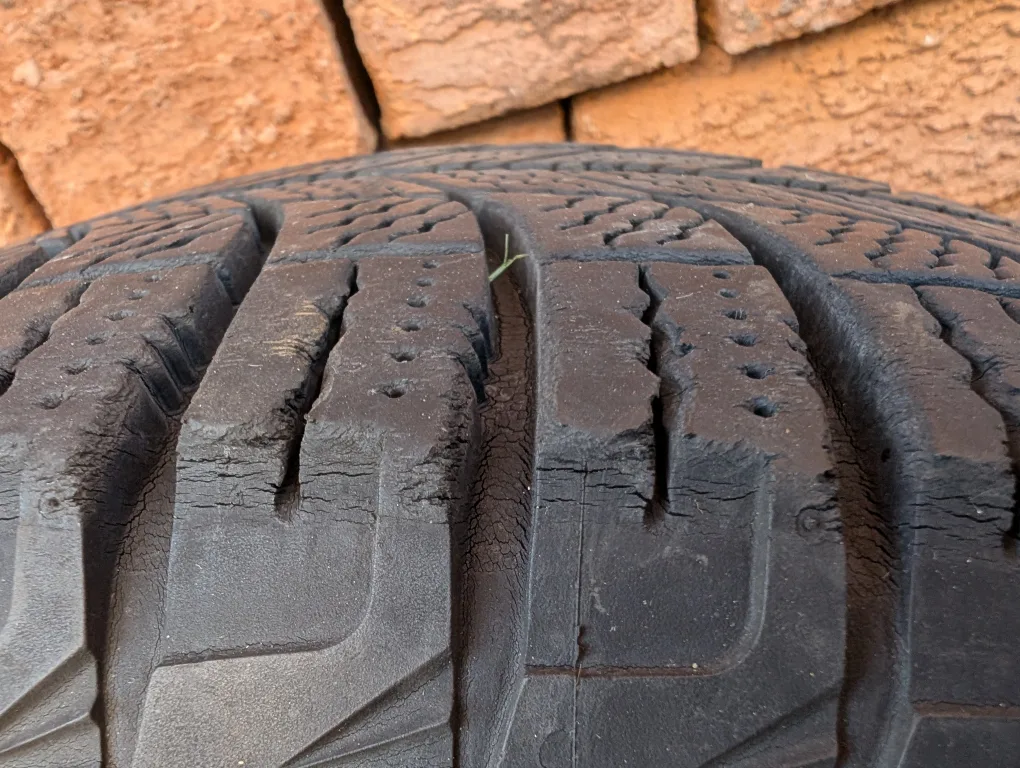 Michelin Winter Tires 205/55 R16 image indicator(3)