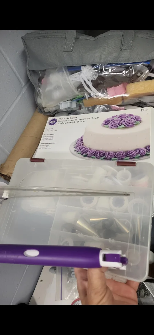 Wilton Cake Decorating Supplies image indicator(2)