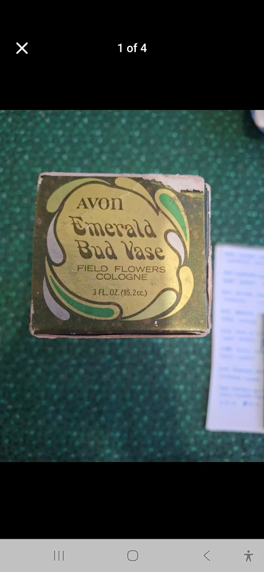 Avon Emerald Bud Vase Field Flowers Cologne thumbnail