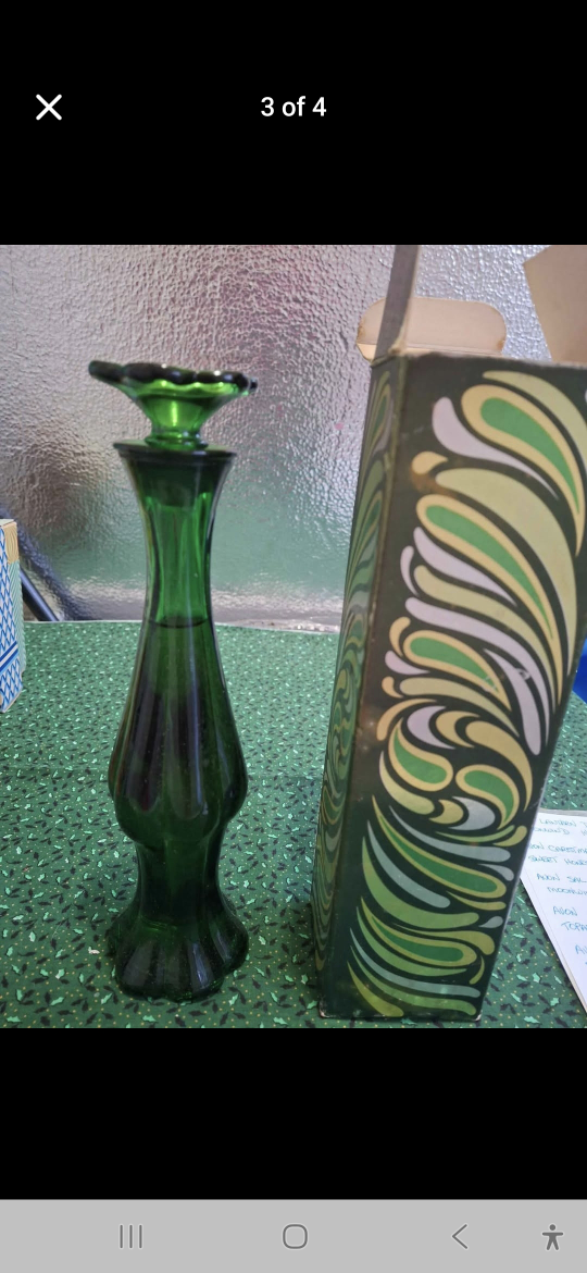 Avon Emerald Bud Vase Field Flowers Cologne - photo 2