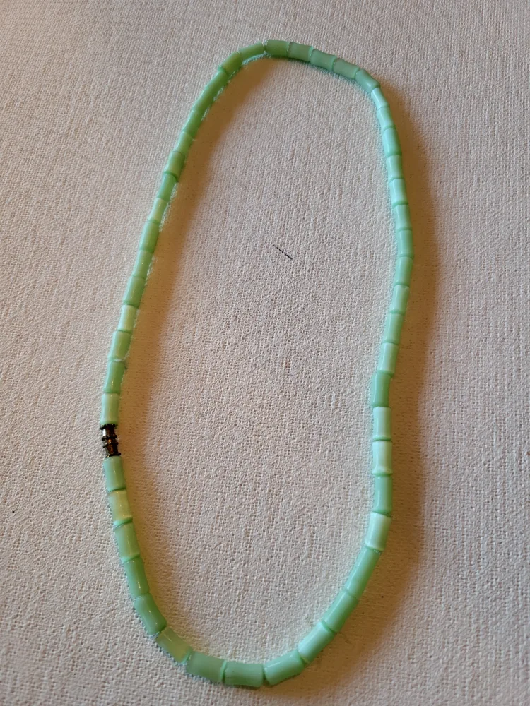 Light Green Mother of Pearl Necklace thumbnail