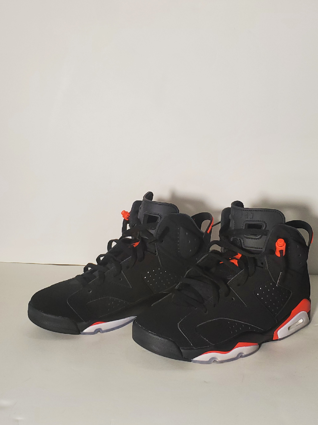 Men’s Jordan 6 Retro Black Infrared With Box 384664-060 S 10.5 - photo 3