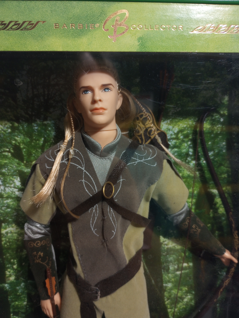 Lord of the Rings Legolas Barbie Collector Doll - photo 2