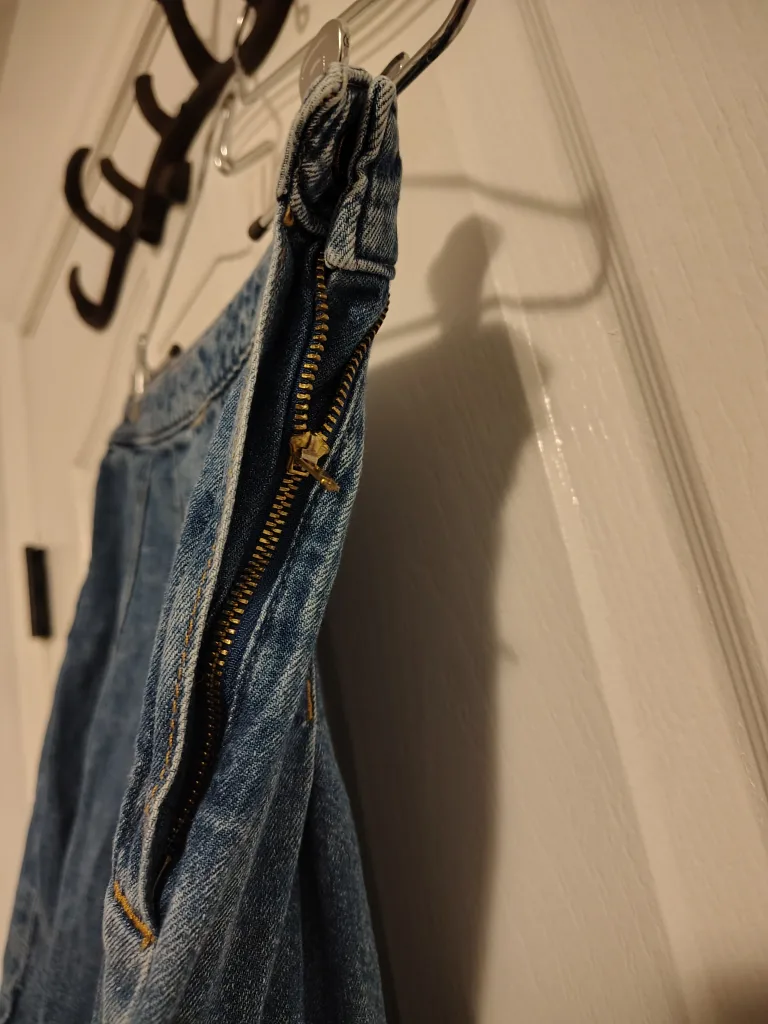 H&M Divided Denim Mini Skirt - Size 2 image indicator(3)