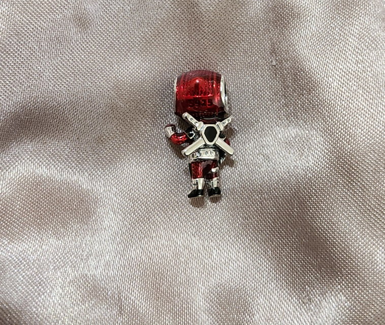 Marvel Deadpool Charm - photo 2