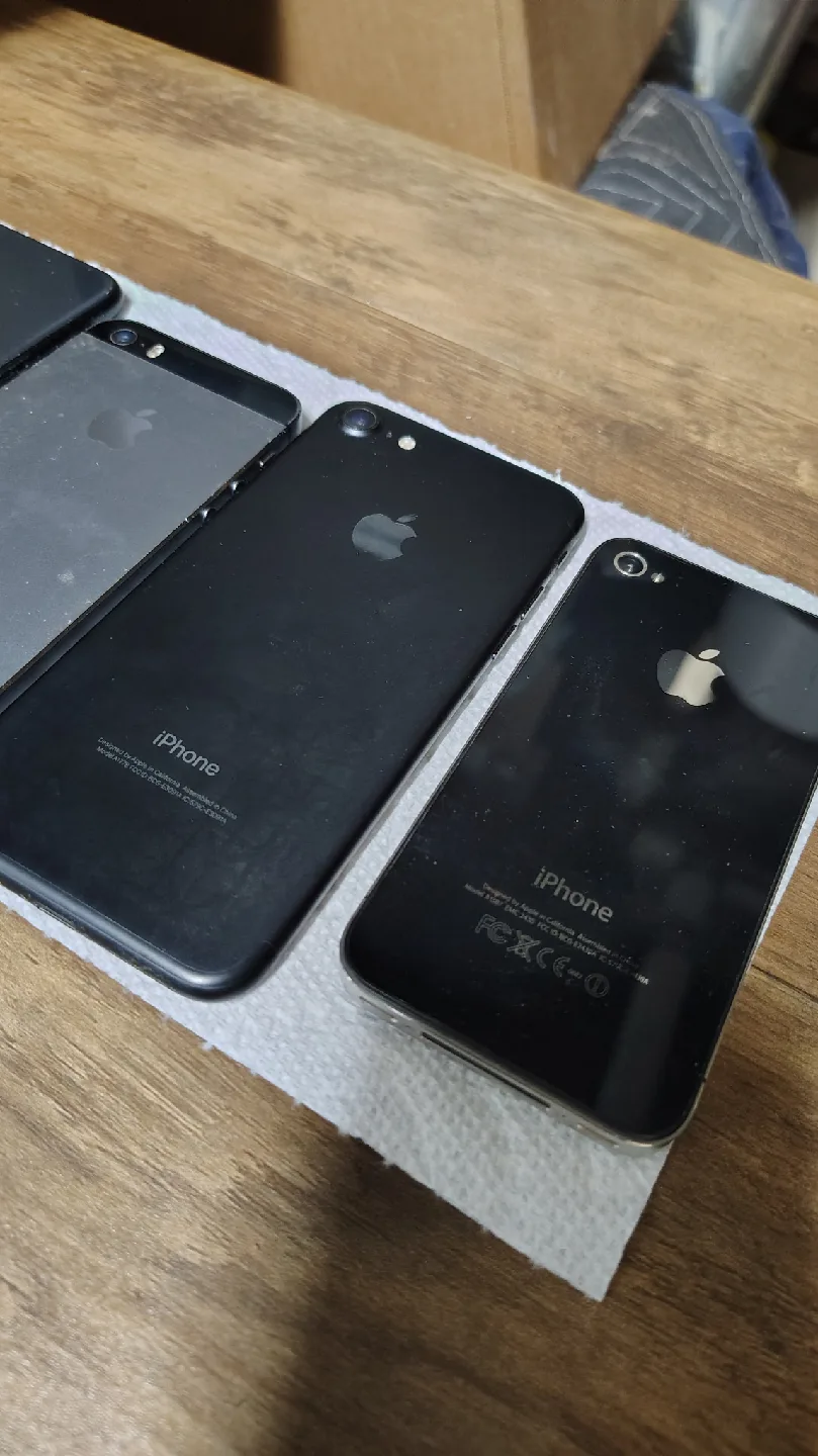 Assorted Used iPhones for Parts or Repair image indicator(4)