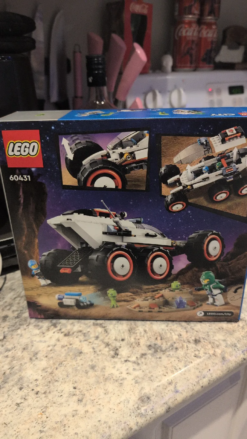 LEGO City 60431 Space Explorer Rover and Alien Life image indicator(3)