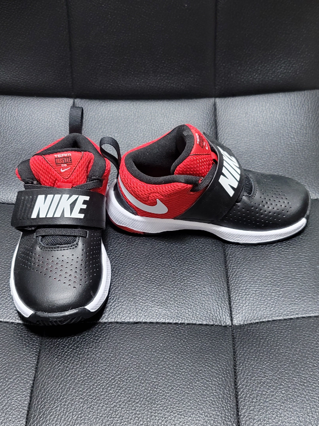 Nike Team Hustle Toddler Shoes - Size 9C