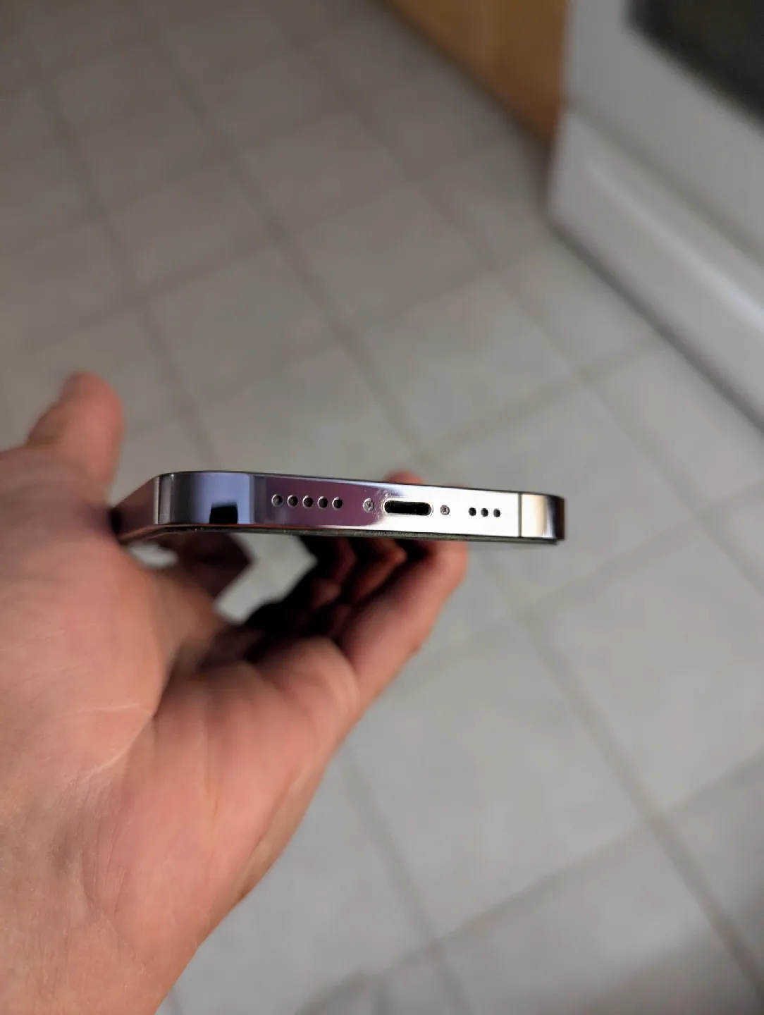 iPhone 14 pro 128g in excellent condition image indicator(4)