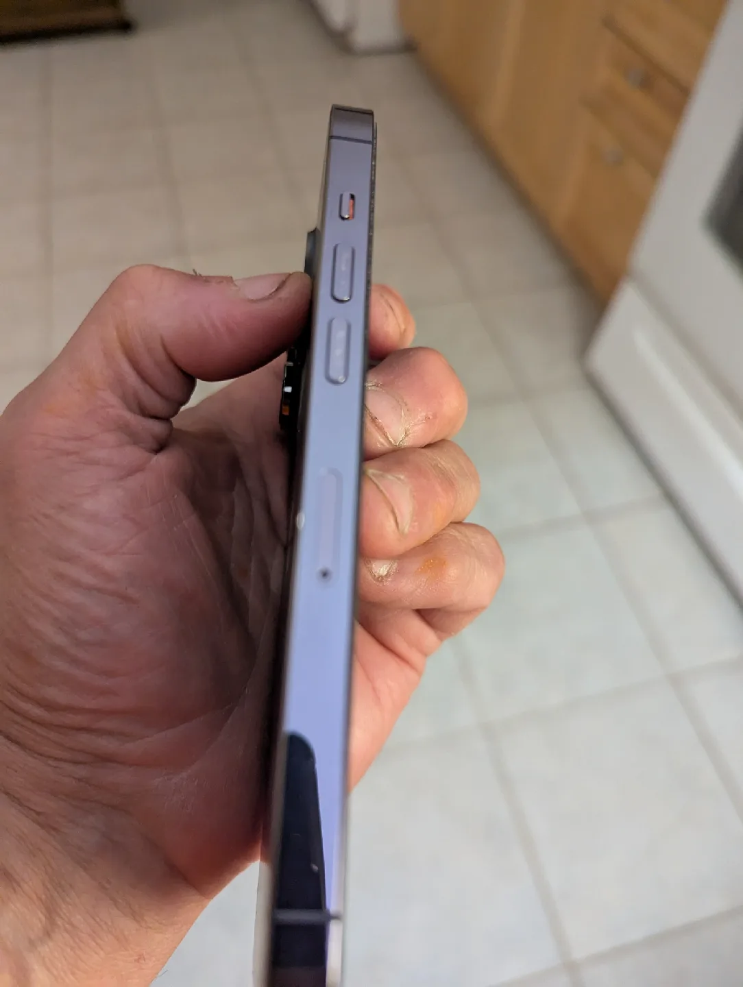 iPhone 14 pro 128g in excellent condition image indicator(6)