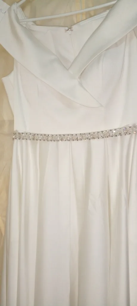 Wedding Dress image indicator(7)