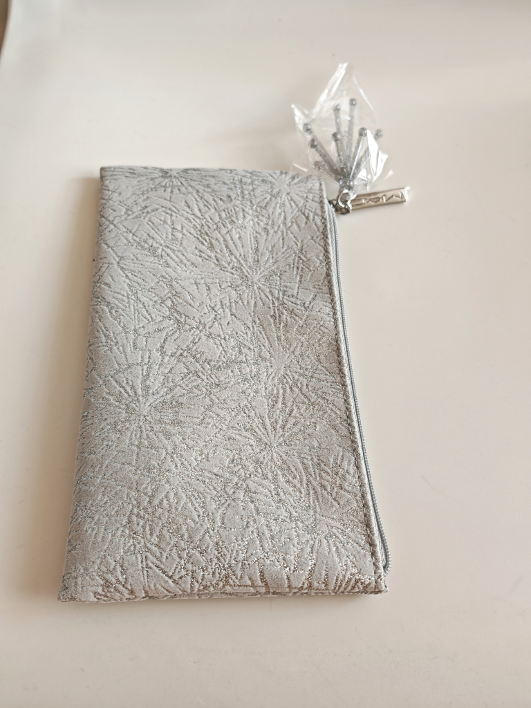 MAC Silver Pouch with Brooch - photo 4