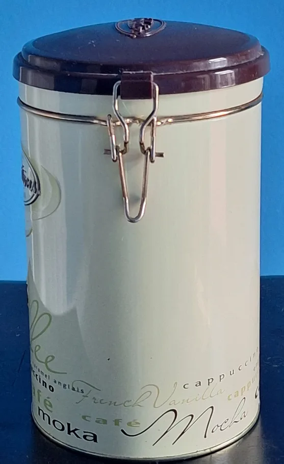 Tim Hortons Limited Edition Coffee Tin image indicator(3)