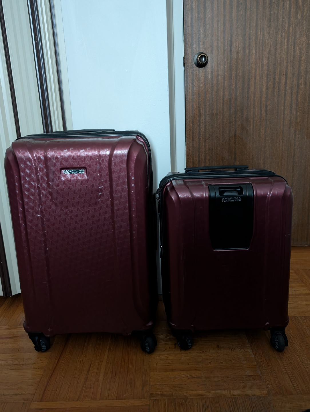 American Tourister Burgundy Luggage Set