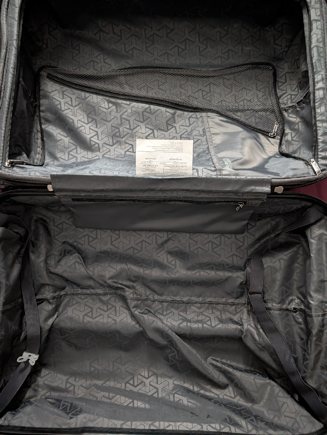 American Tourister Burgundy Luggage Set - photo 3
