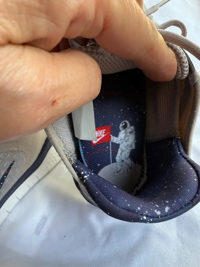 Mens Nike Free RN 2018 'Moon Landing' Shoes image indicator(4)