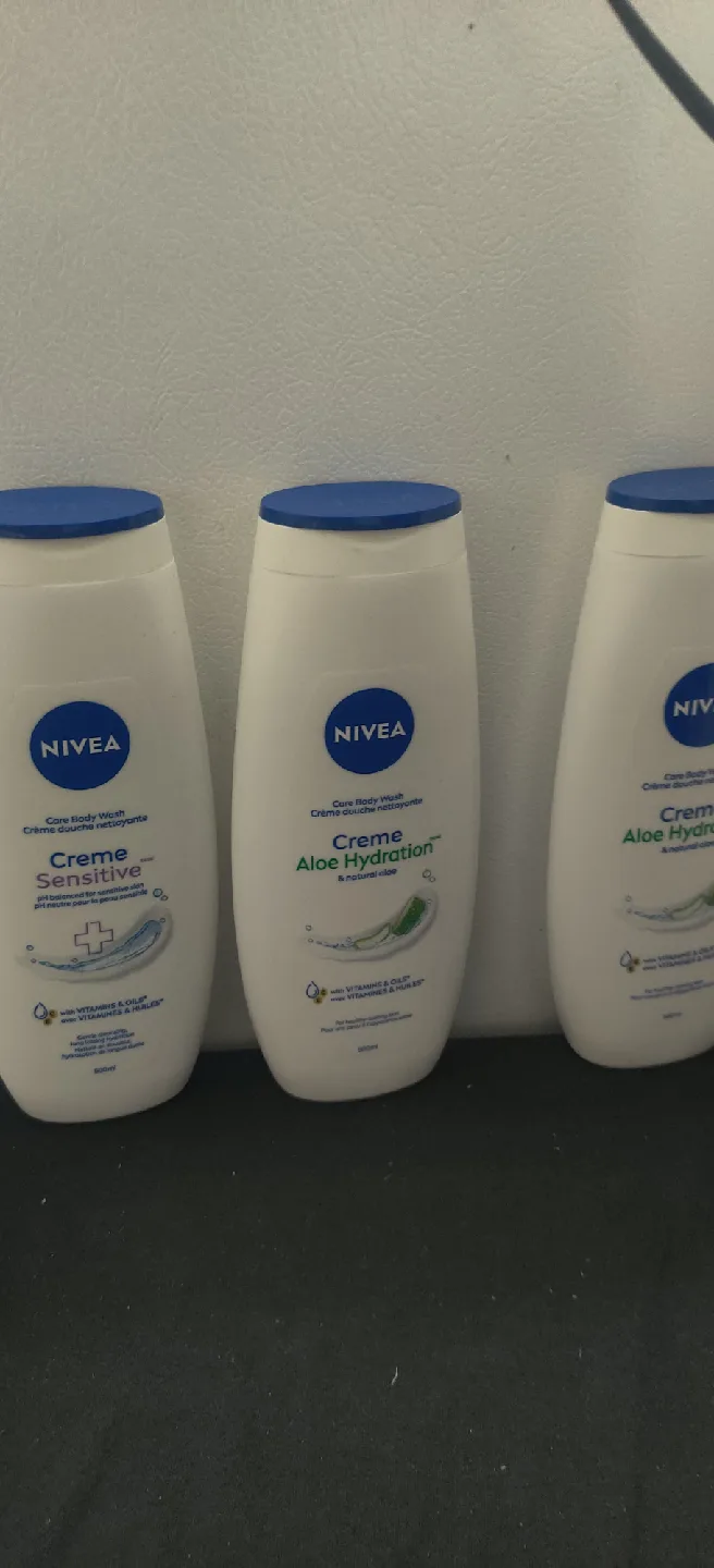 Nivea Creme Aloe Hydration Body Wash 500ml x 3 thumbnail