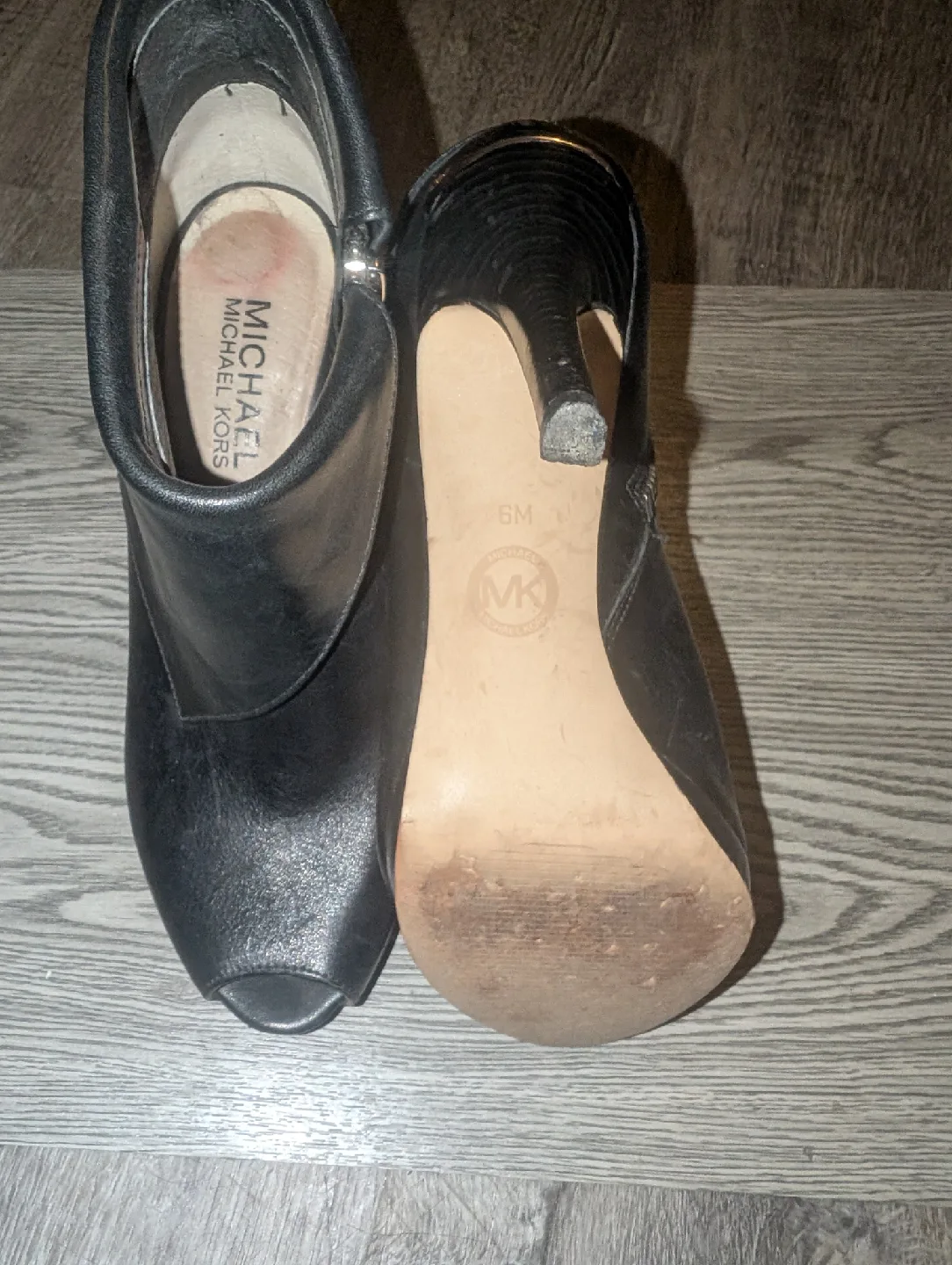 Michael Kors Black Leather Heels Size 6.5 image indicator(3)