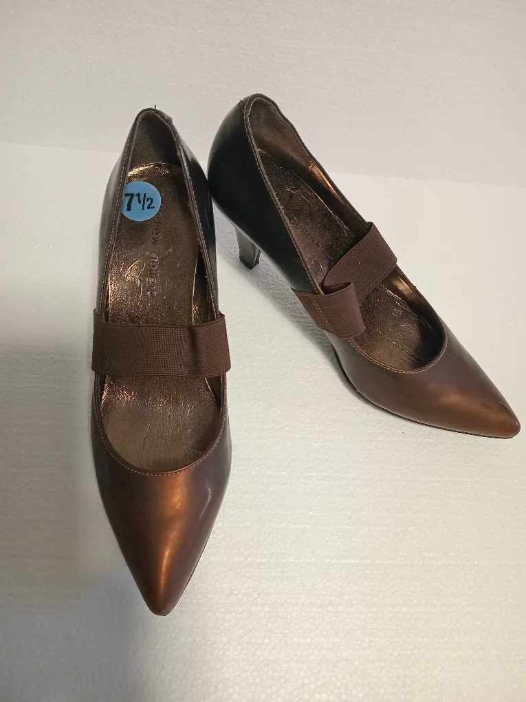 Nine West Bronze/Black Heels - Size 7.5🥕 thumbnail