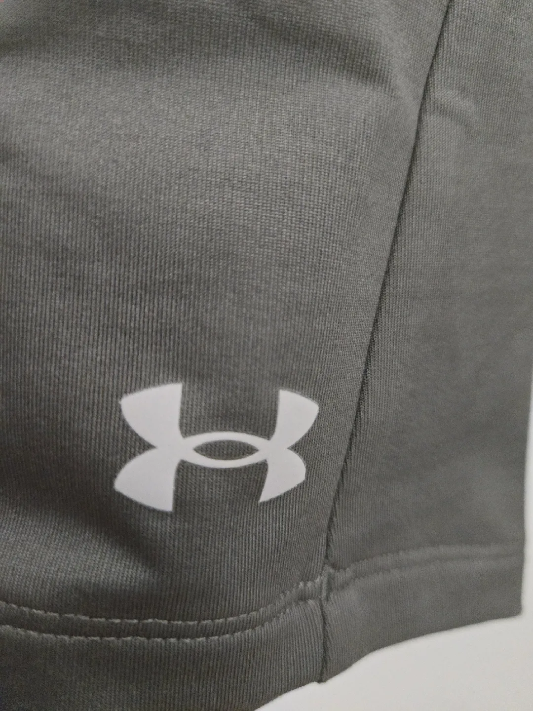 Under Armour Women's 1/4 Zip Training Top XS image indicator(3)