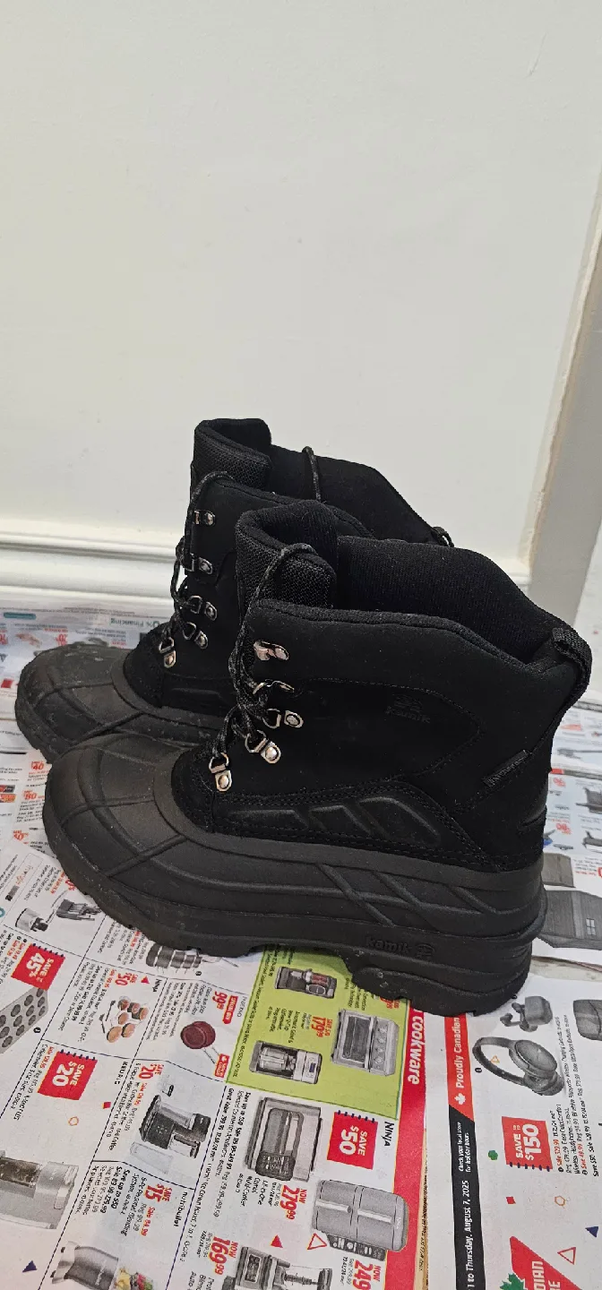 Kamik Fargo2 Black Winter Boots - Size 10 thumbnail