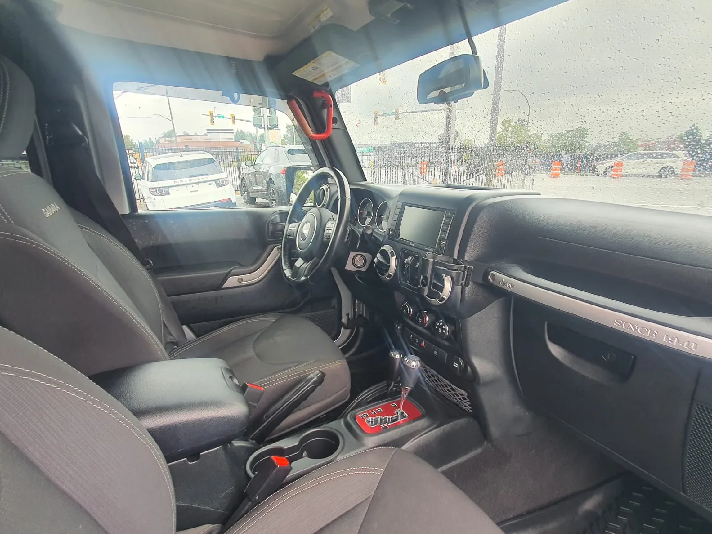 2018 Jeep Wrangler Unlimited Sahara 4X4 image indicator(6)