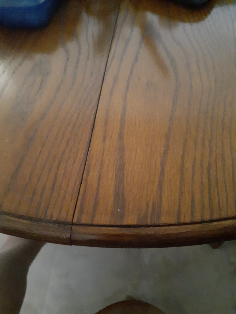 Oak Dining Table with Leaf and 4 Windsor chairs.