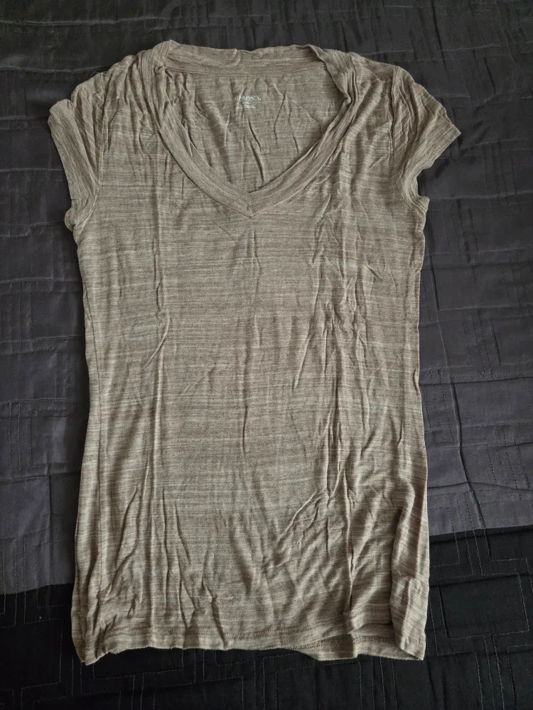 FREE beige Tshirt size M thumbnail