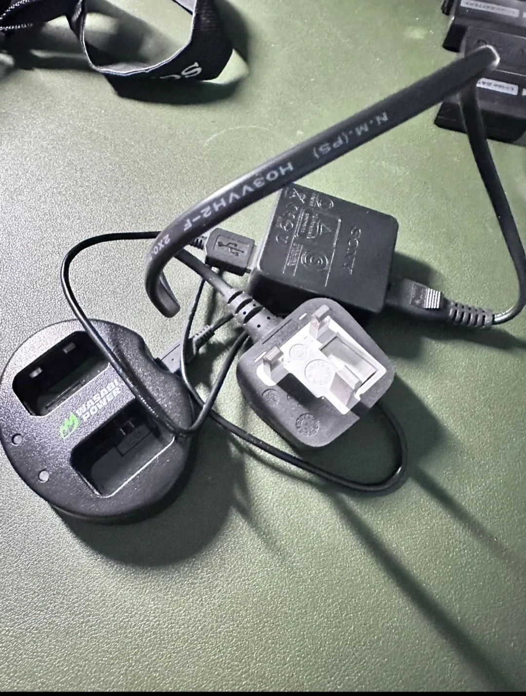 Sony a6000 Mirrorless Camera Kit with 2 Lenses & 4 Batteries image indicator(5)