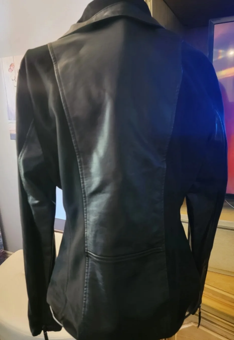 Guess Black Leather Jacket - Size M image indicator(3)