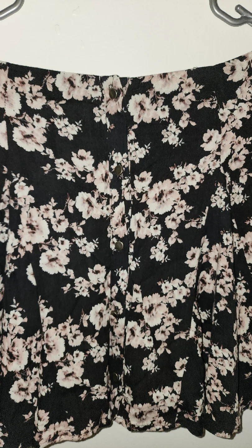 Forever 21 Floral Skirt Size L image indicator(3)
