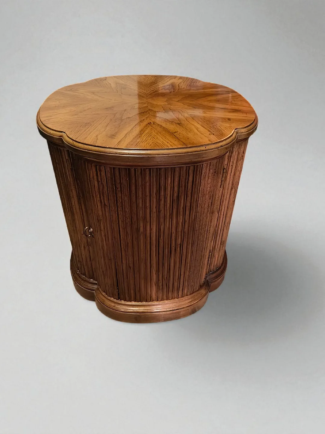 HENREDON Burl Walnut Clover Shaped Cabinet image indicator(2)