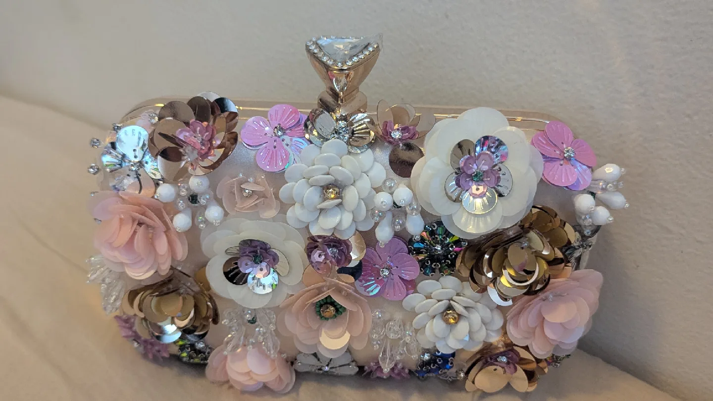 New Floral Embellished Clutch Purse image indicator(2)