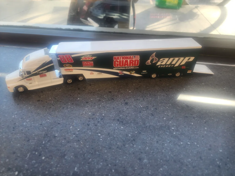 National Guard #88 Semi Truck Toy image indicator(3)