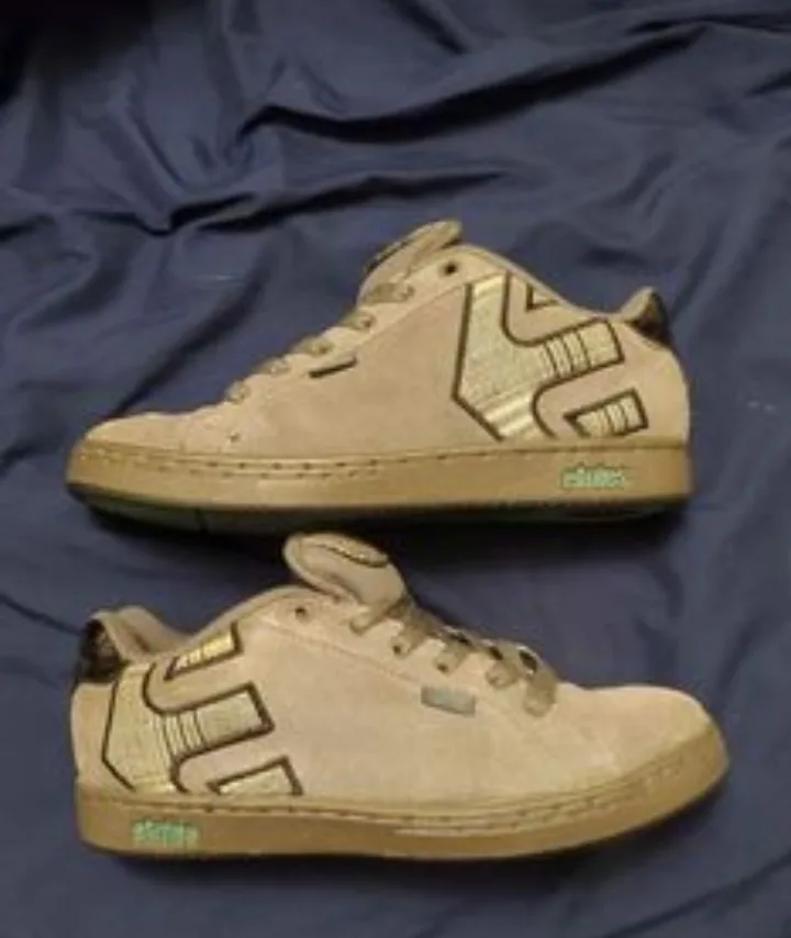 Etnies & DC Shoes image indicator(2)