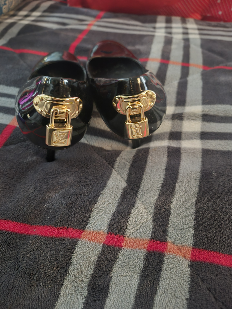 Louis Vuitton Black Patent Leather Heels Size 36 - photo 3