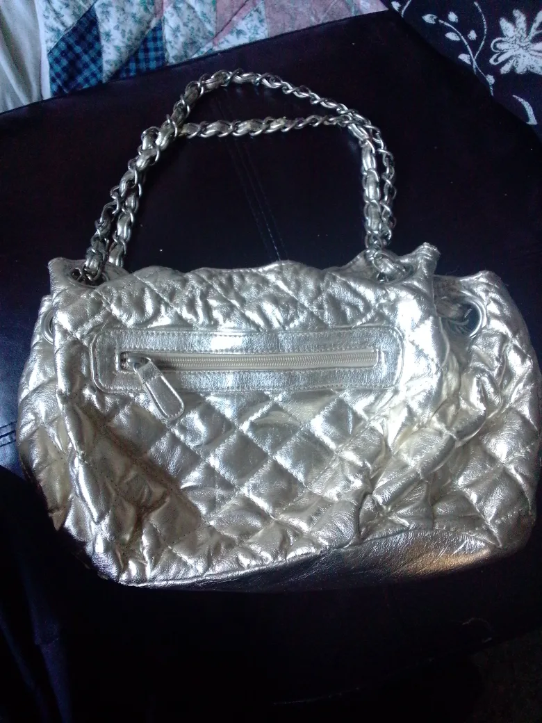 KS18 Quilted Metallic Silver Handbag thumbnail