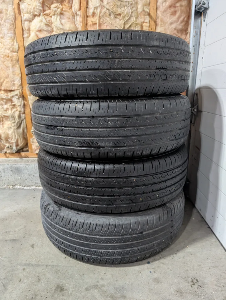 (4)-225/65R17 All Seasons Tires thumbnail