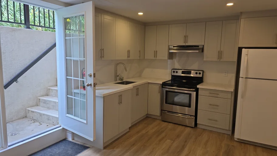 2bed apartment for lease image indicator(2)