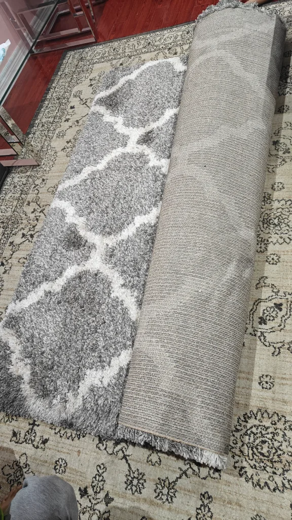Beautiful Grey & White Patterned Area Rug thumbnail