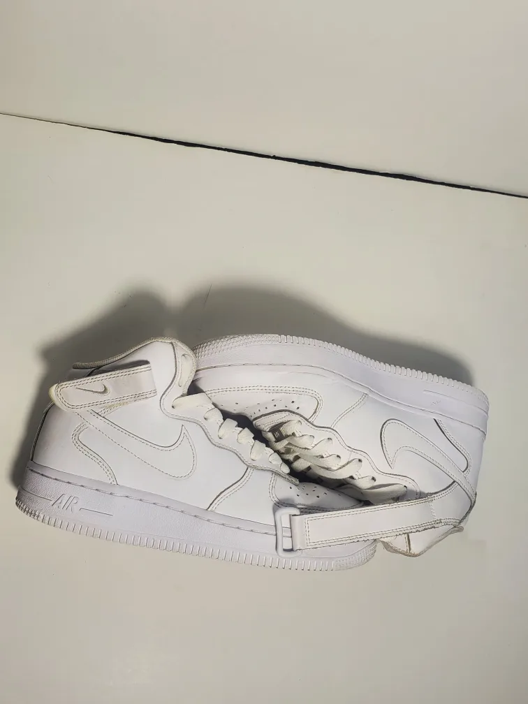 Kids Nike Air Force 1 Mid LE Triple White GS DH2933-111 Size 5Y image indicator(6)