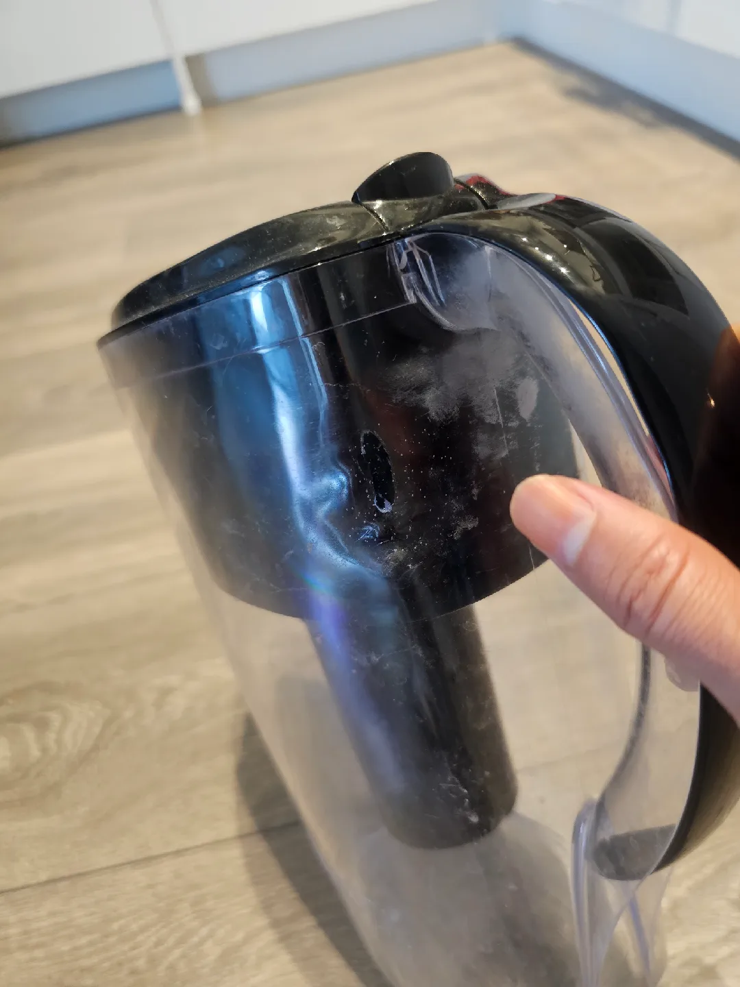 Brita Water Filter Pitcher - Black image indicator(4)