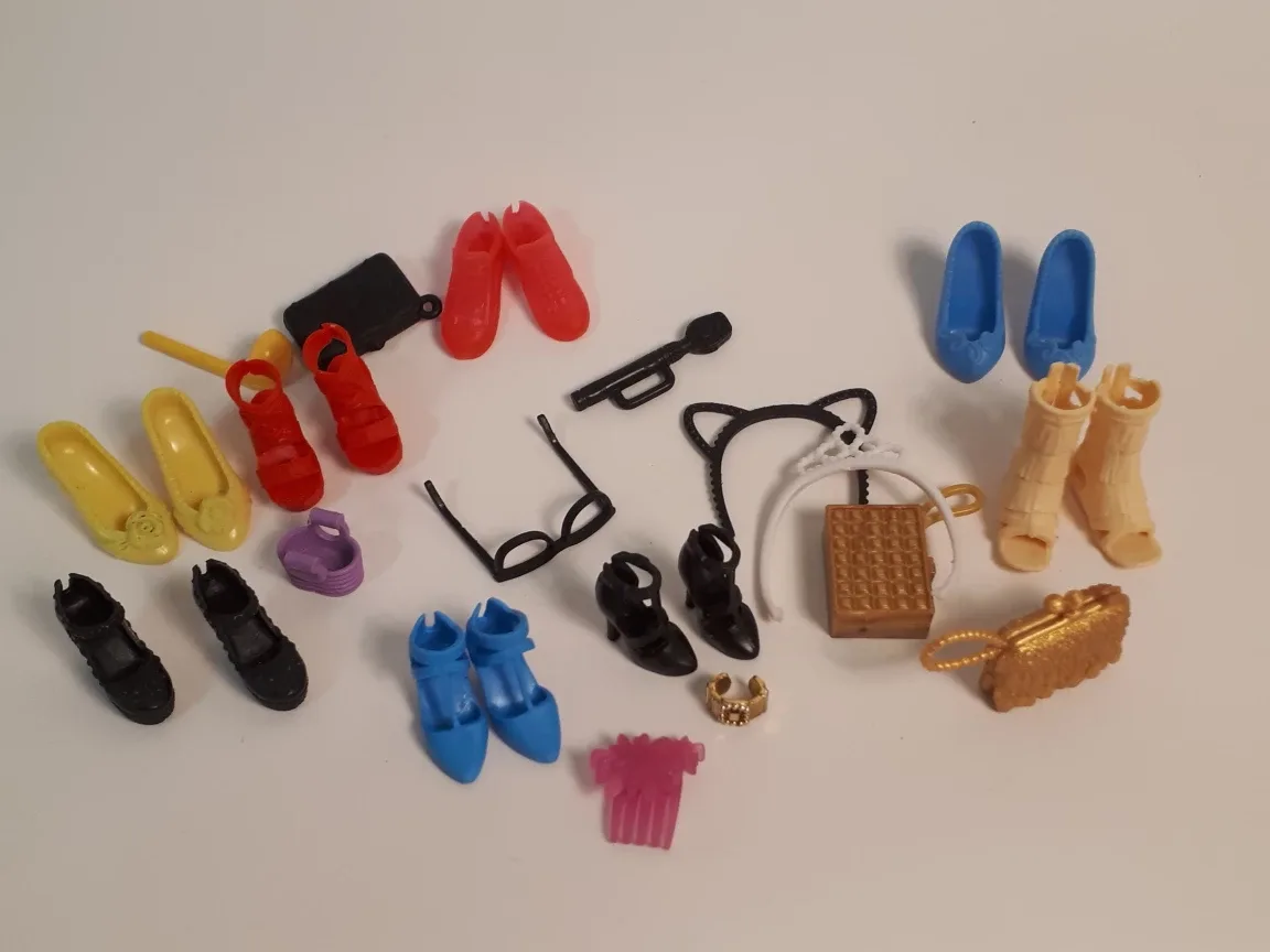 Barbie Doll with Clothing and Accessories image indicator(2)