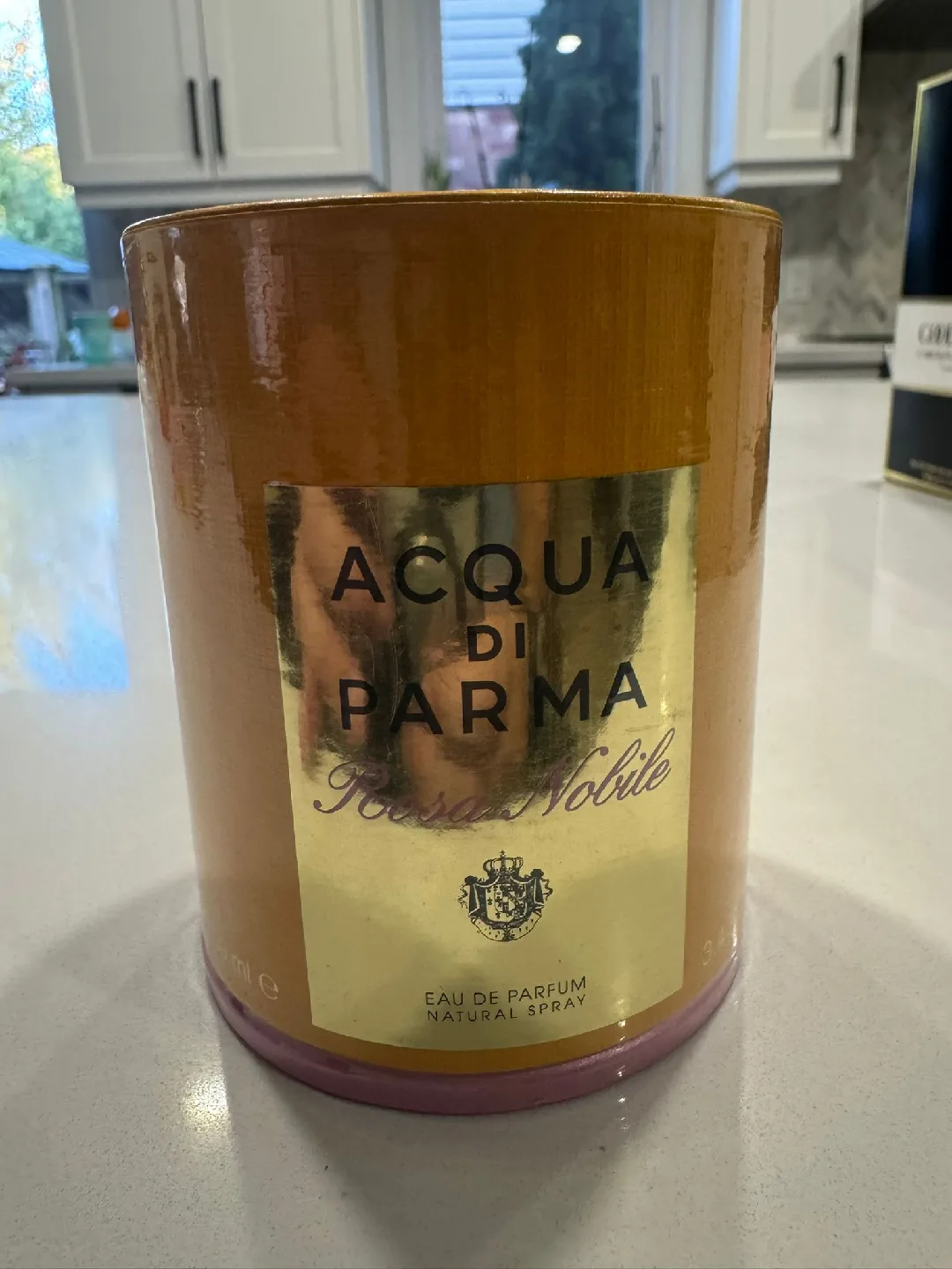 New Ariana Grande, Burberry, Hermès, YSL Perfume image indicator(10)