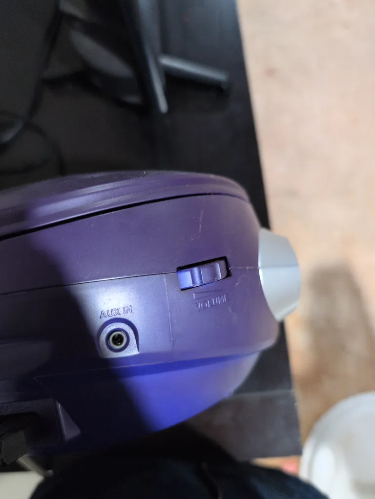 Sylvania Portable CD Player AM/FM Radio image indicator(2)