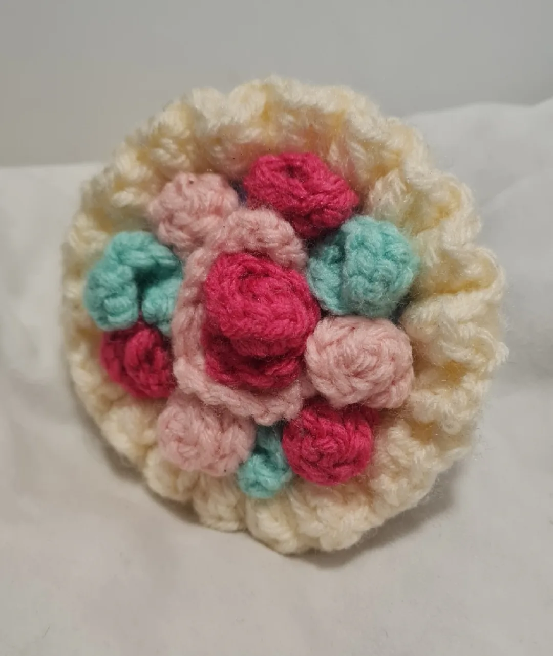 small crochet bouquet of flowers image indicator(2)
