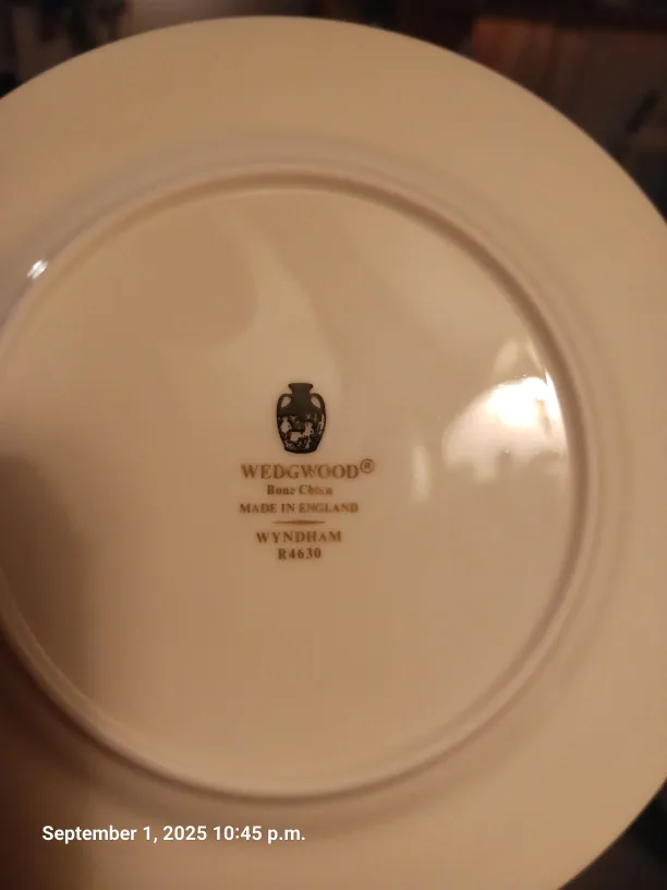 Royal Doulton Sapphire Blossom Plate image indicator(8)