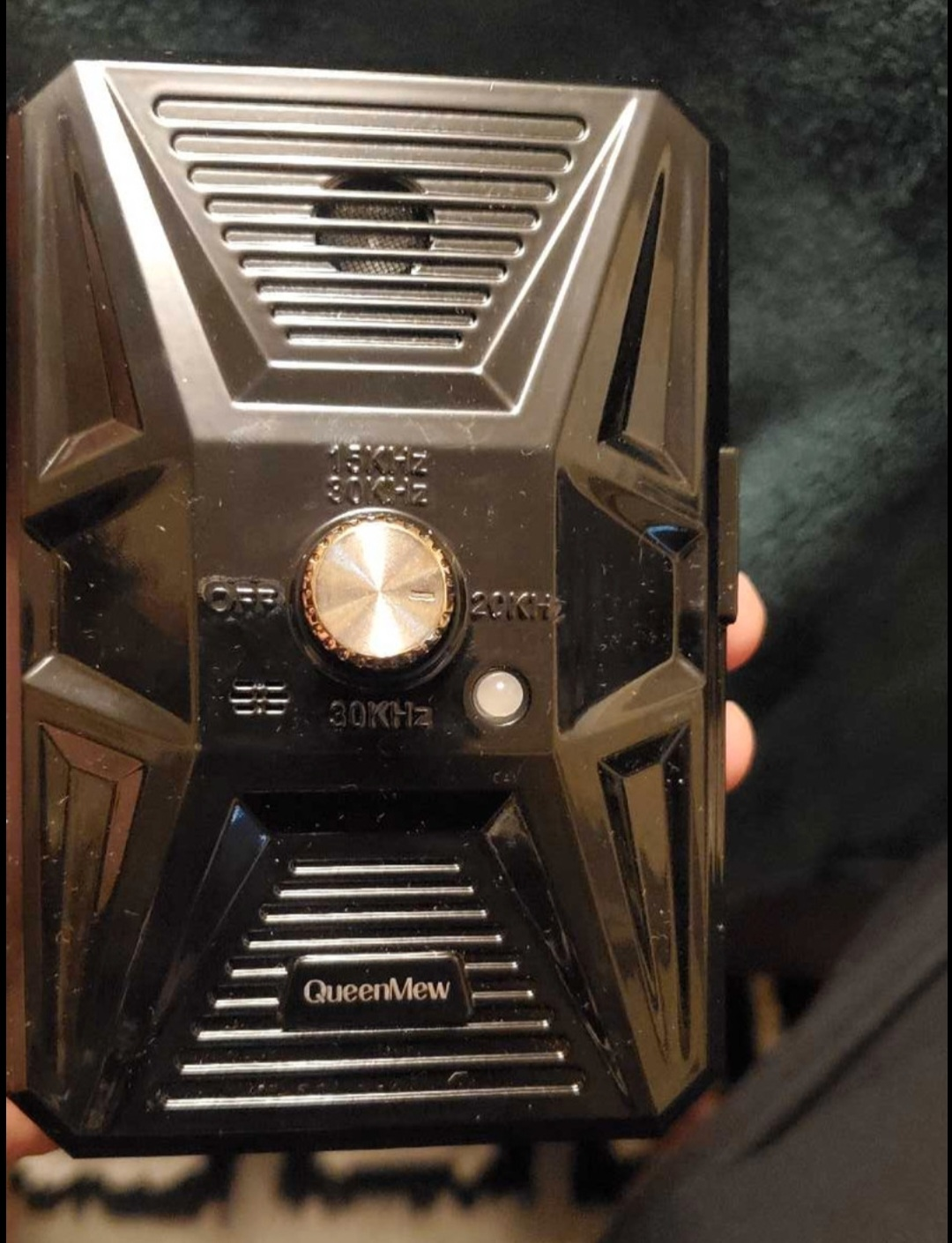 QueenMew Ultrasonic Dog Bark Control Device - photo 3