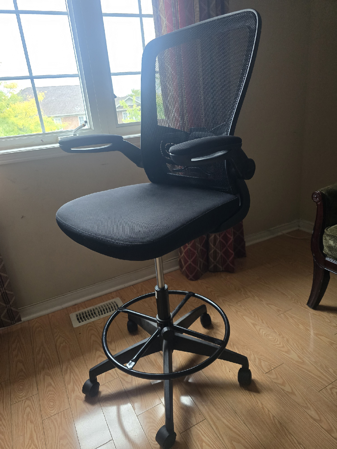 Black mesh office chair