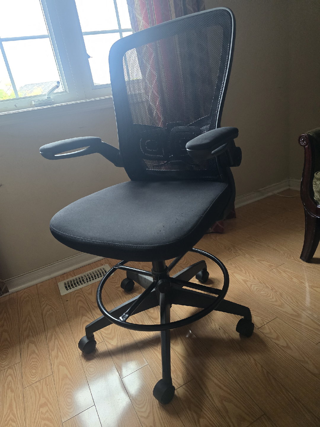 Black mesh office chair - photo 2